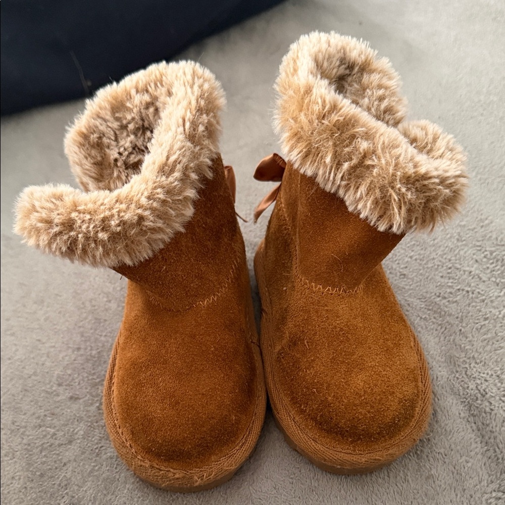 BearPaw Tan Kids Boots with Fur Lining